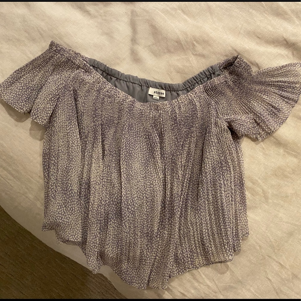 Off-the-shoulder Flowy Top